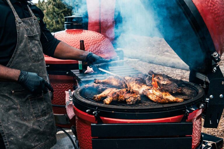 Grillen: Tipps für einen porentief reinen Grillrost