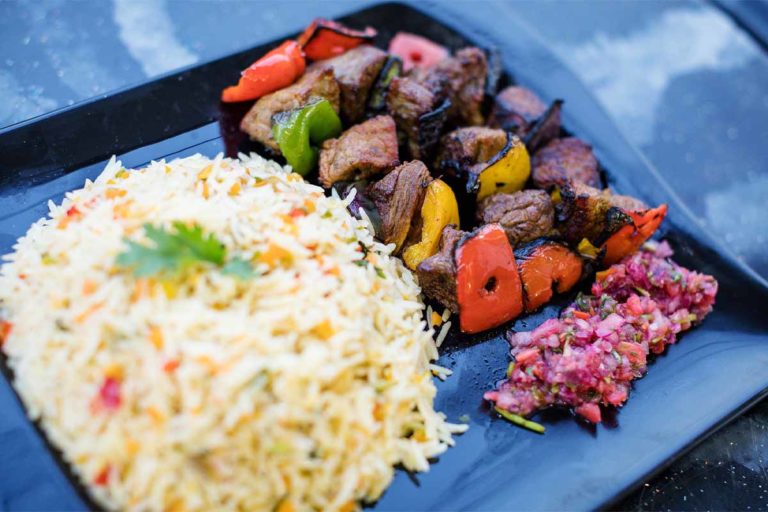 Straußensteak mit gewürztem Honig und Gorgonzola