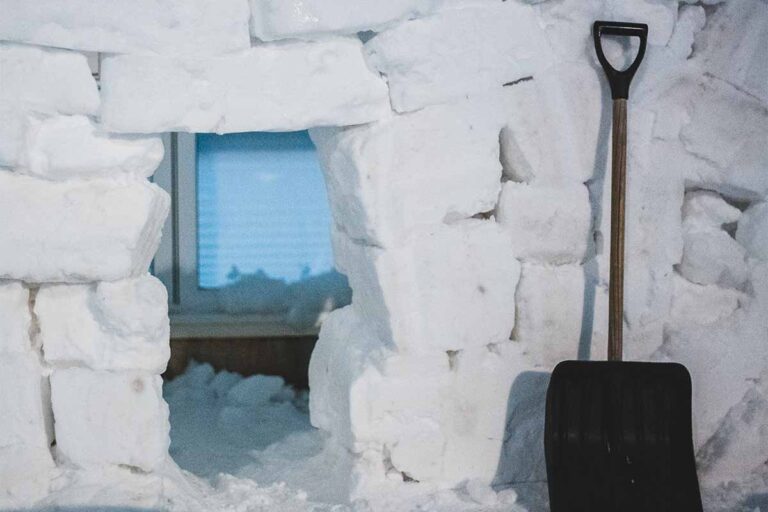 Wintermärchen: Grillen im Iglu