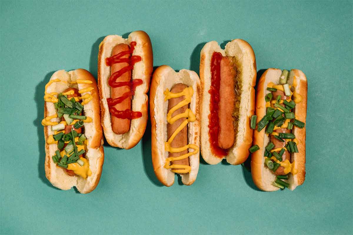 Dänischer Hot Dog als Halbzeitsnack vom Grill_