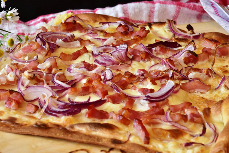 Flammkuchen – mit Pizzastein klappt´s auch vom Grill