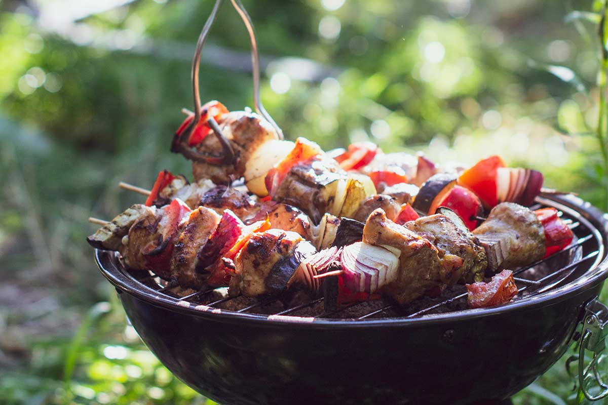 Putenspieße mit Curry-Kokos-Soße