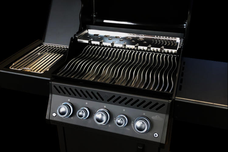 Der neue Phantom Rogue Gasgrill von Napoleon