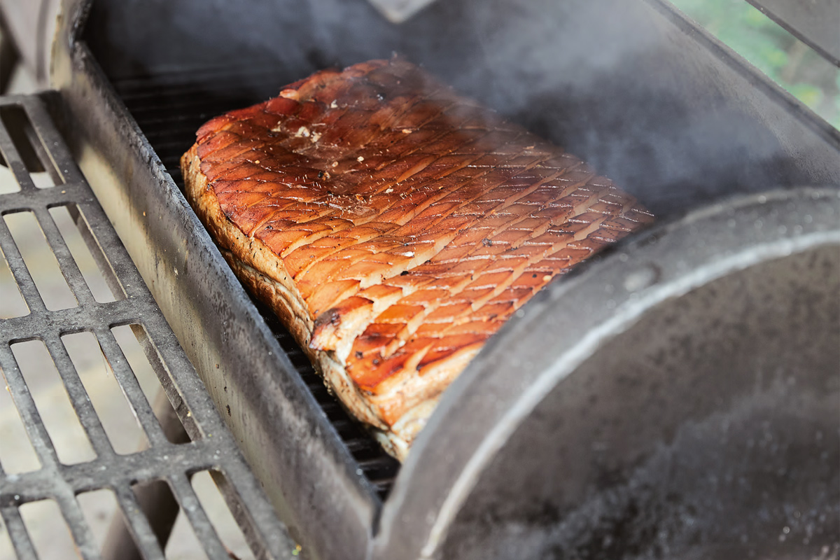 Schweinebauch in Wacholder-Kaffee-Marinade