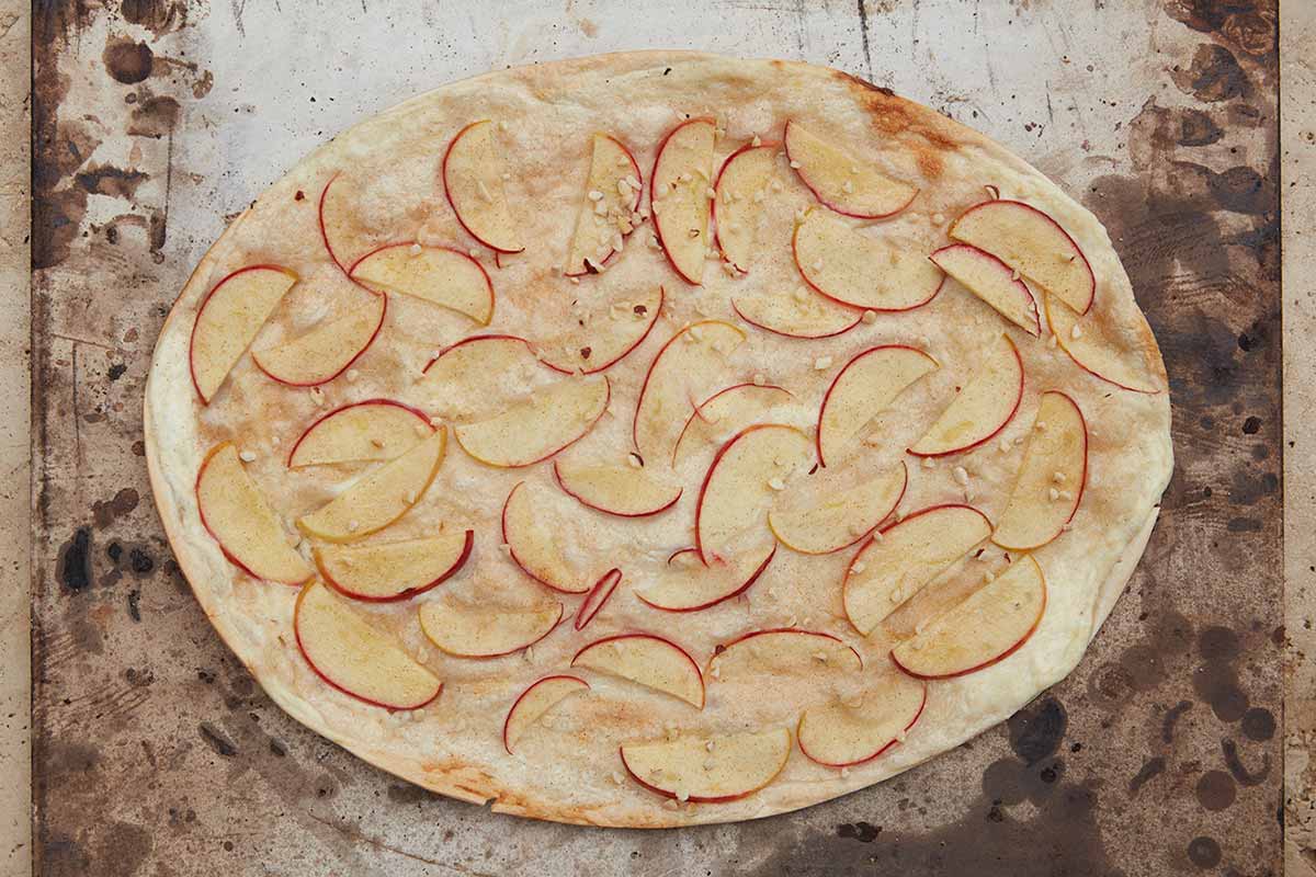 Flammkuchen Apfel, Zimt und Zucker