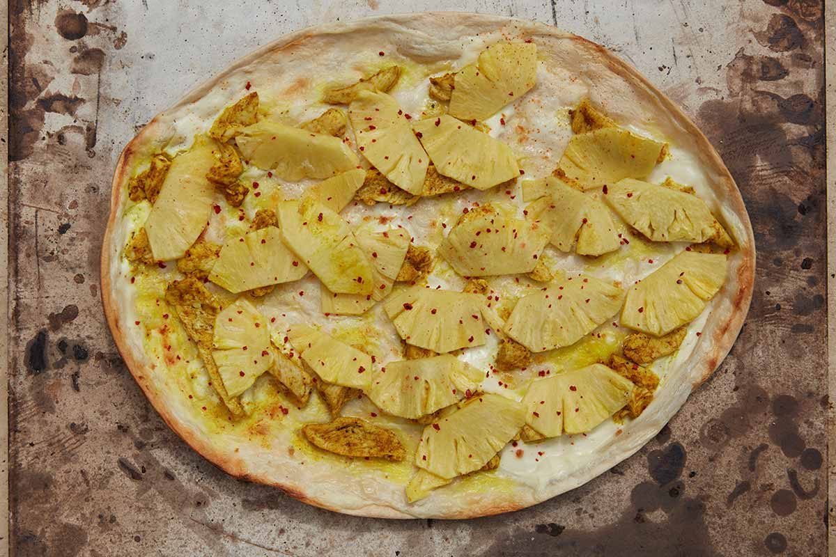 Flammkuchen Hähnchen, Curry und Ananas