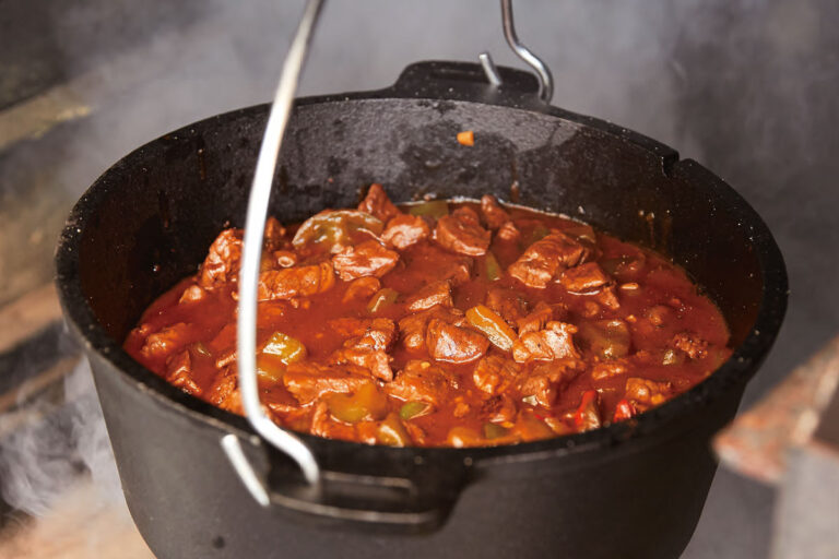 Kürbissuppe mit Paprika aus dem Dutch Oven