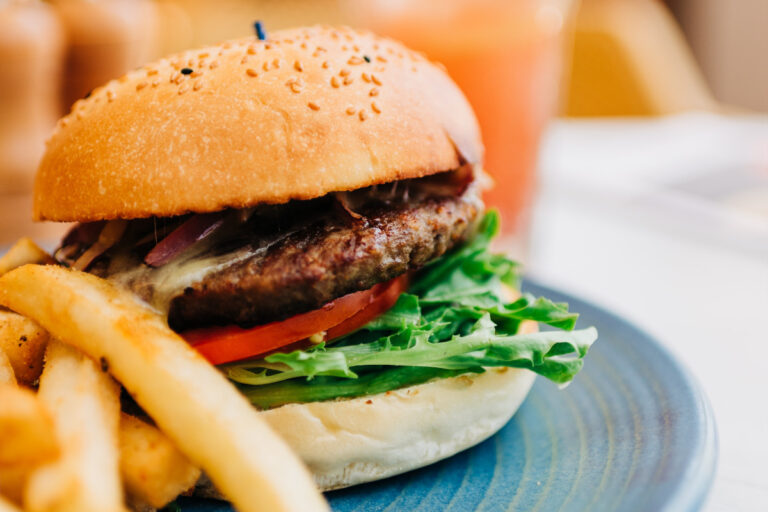 Flank Burger mit Blauschimmelkäse