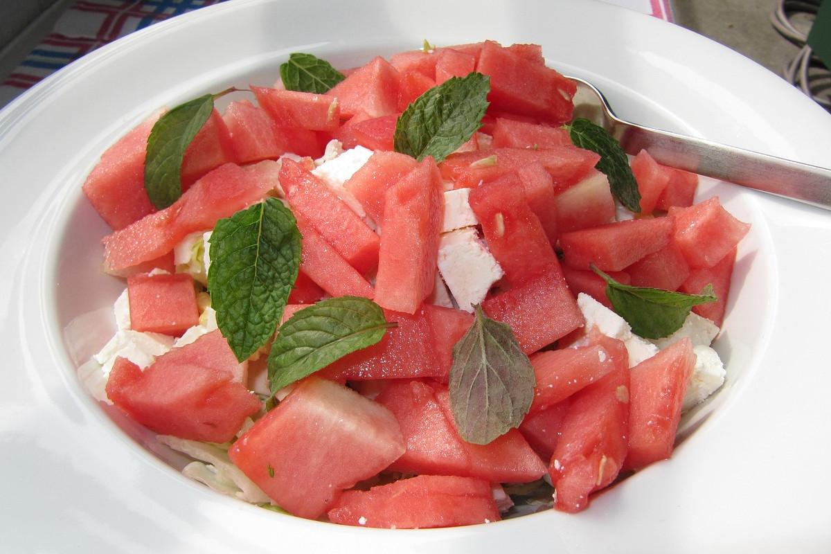 Wassermelone mit Feta und Minze
