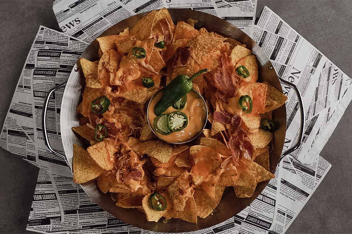 Käse Nachos mit Jalapenos vom Grill