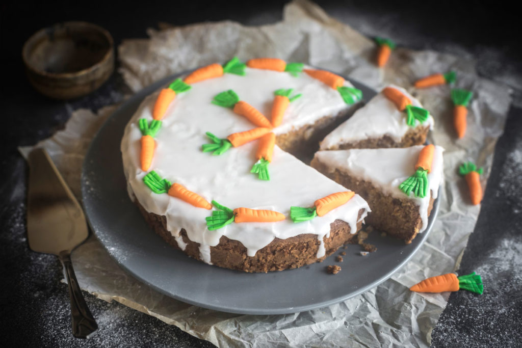 Saftiger Karottenkuchen aus dem Dutch Oven