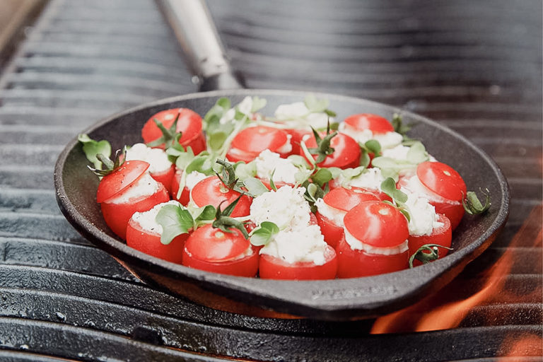 Geräucherte Paprika mit Pesto und Ei