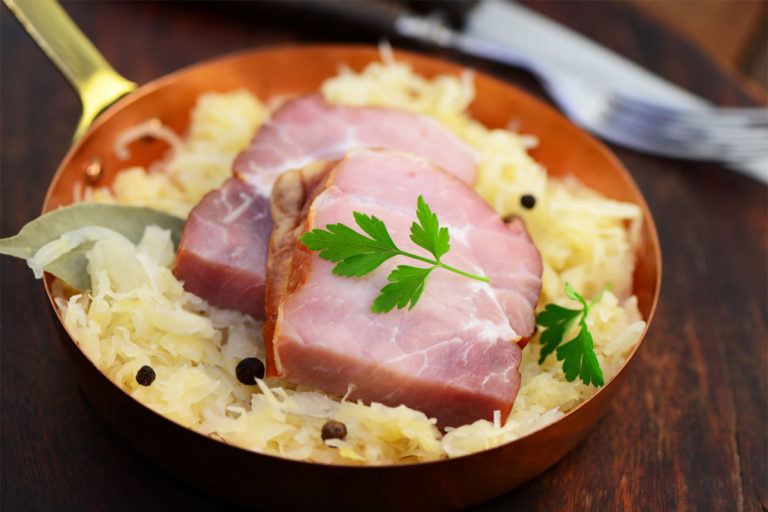 Sauerkraut mit Kasseler aus dem Dutch Oven