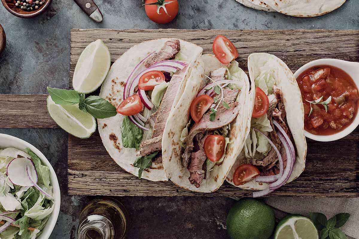 Mexikanische Tacos mit Steak vom Grill