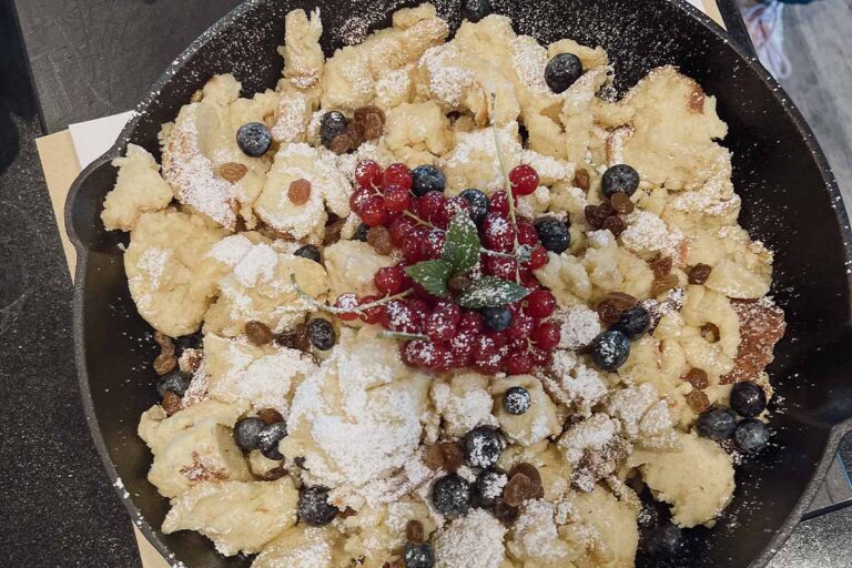 Kaiserschmarrn aus der Gusspfanne