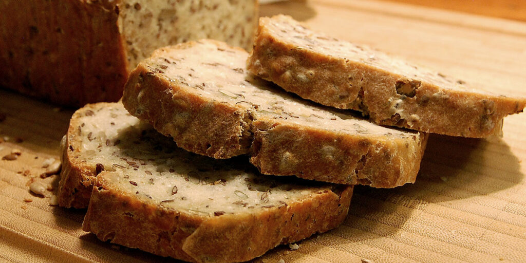 Körnerbrot aus dem Dutch Oven