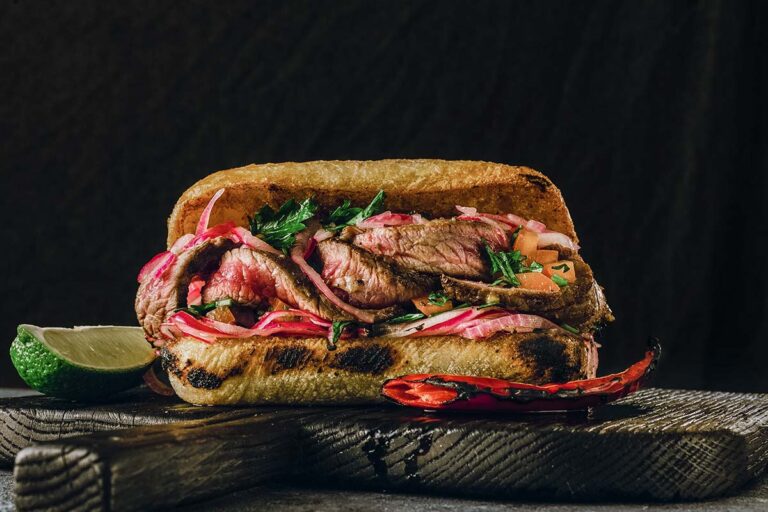 Saftiges Steak Sandwich vom Grill