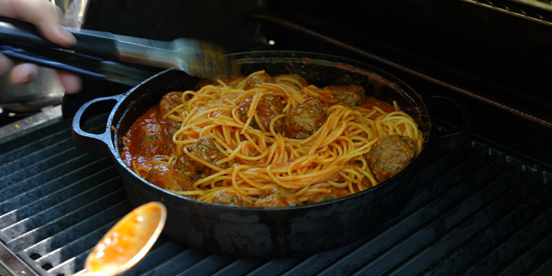 Meatball Pasta aus der SANTOS Gusspfanne