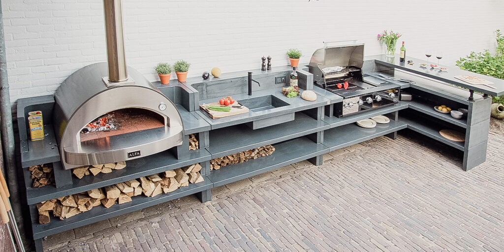 Pizzaofen-Guide: Außenküche mit integriertem Alfa Forni Pizzaofen