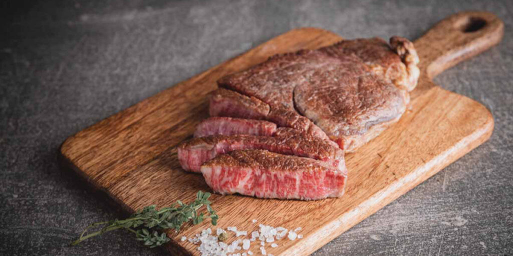 Wagyu gegrillt und aufgeschnitten