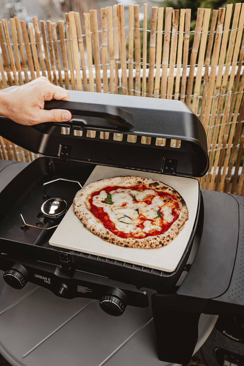 Enders Pizzastein für Urban II- und Explorer II-Serie – Knusprige Pizza vom Gasgrill