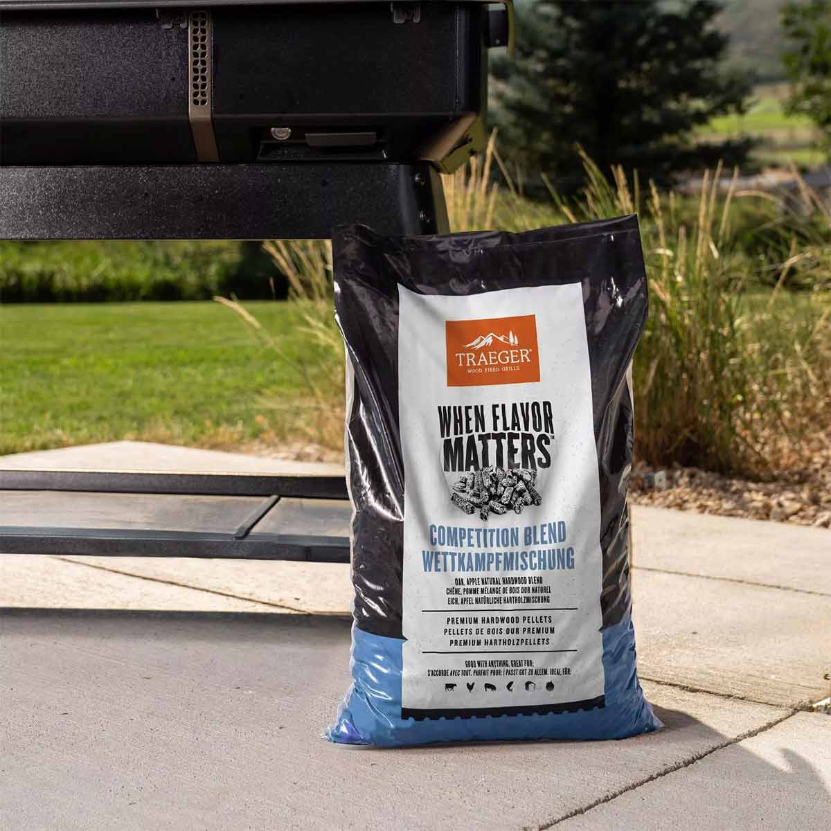 Traeger Woodridge Bundle