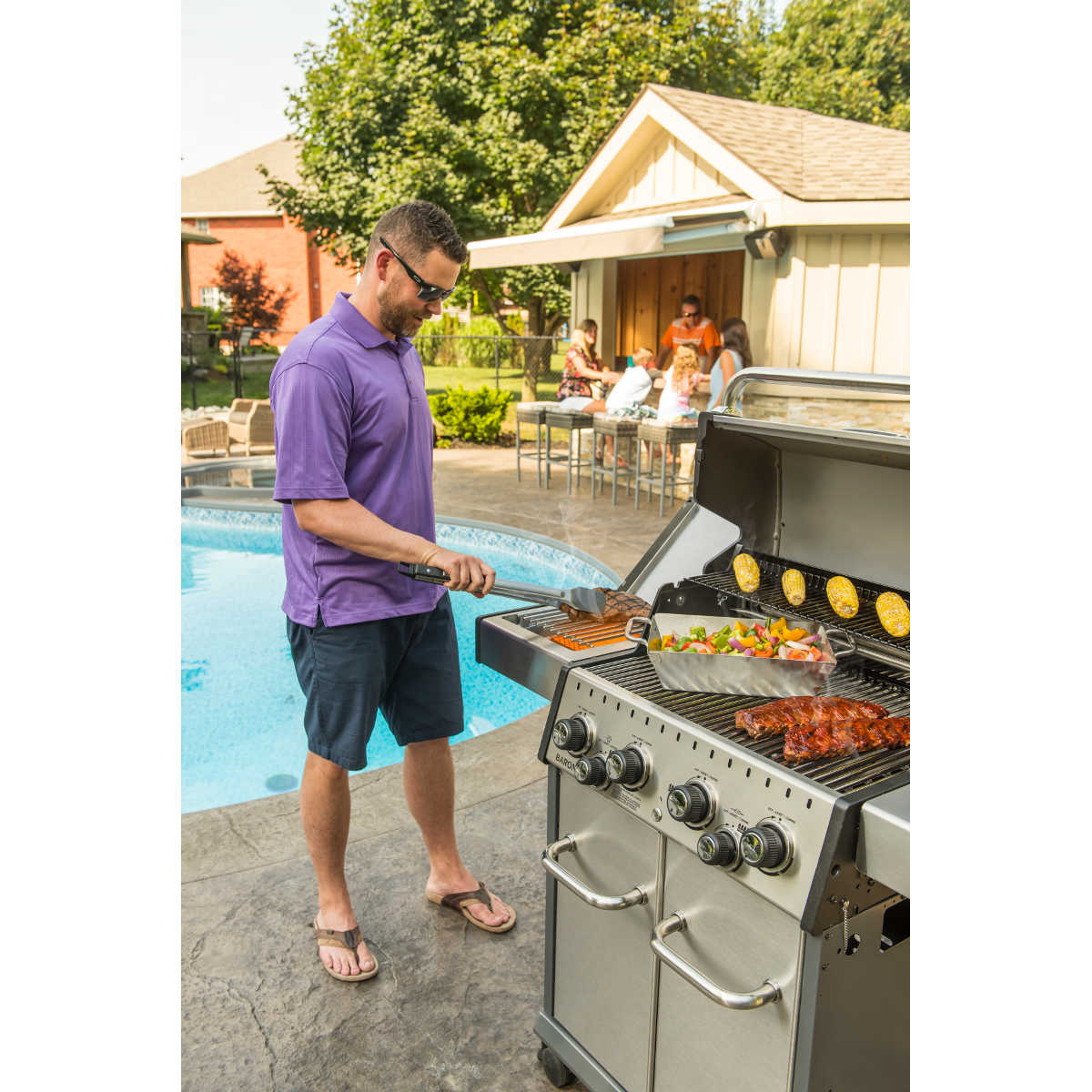 Broil King 800° Infrarot Seitenbrenner in Anwendung Broil King 800° Infrarot Seitenbrenner in Anwendung