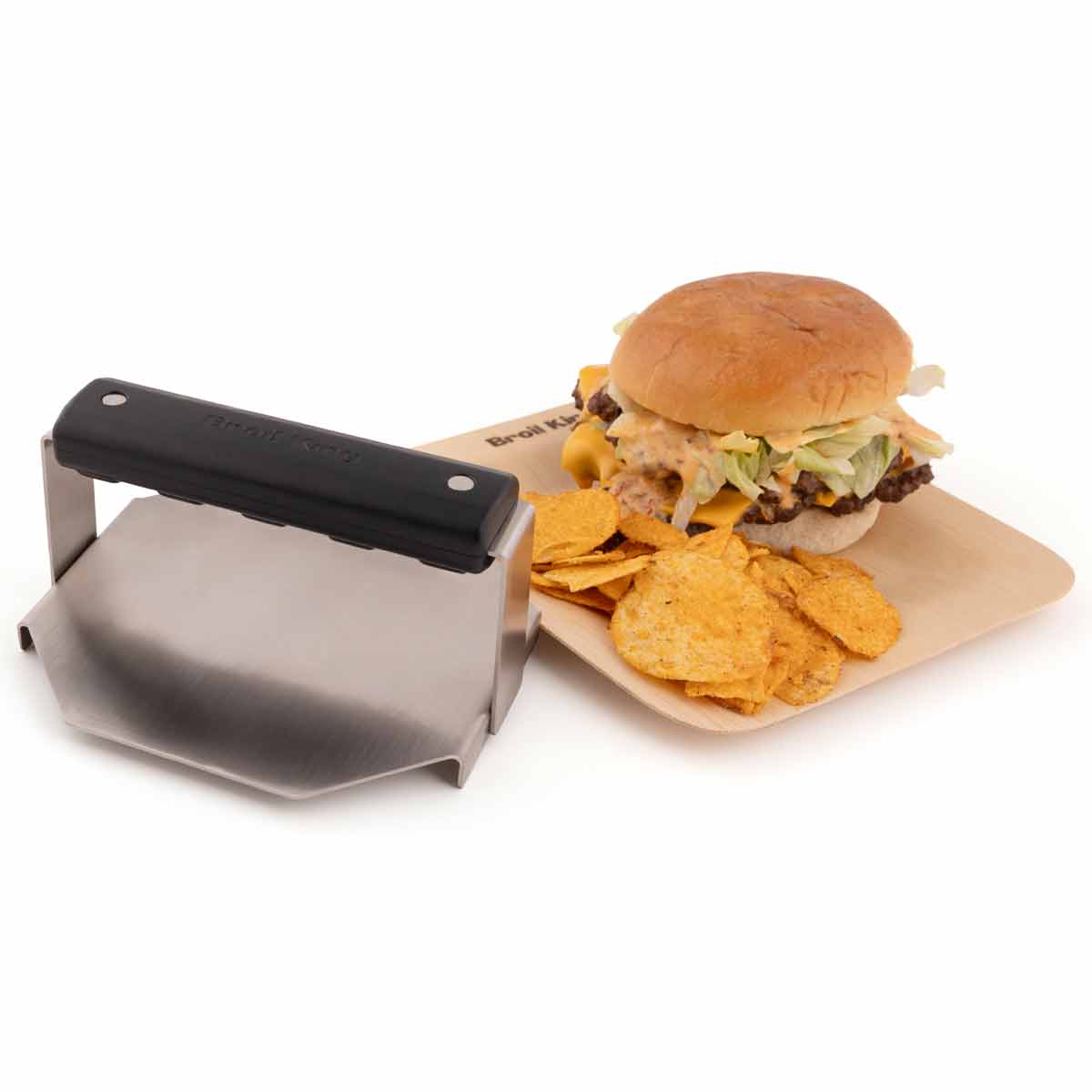 Broil King Smash Burgerpresse, Teller mit Burger und Chips