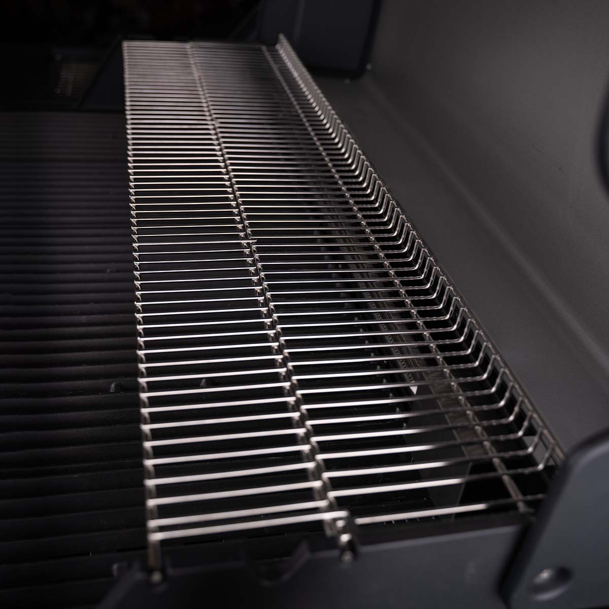 SANTOS Gasgrill S-318 | Seiten- & Heckbrenner, Edelstahl inkl. Drehspieß & Silikonablage