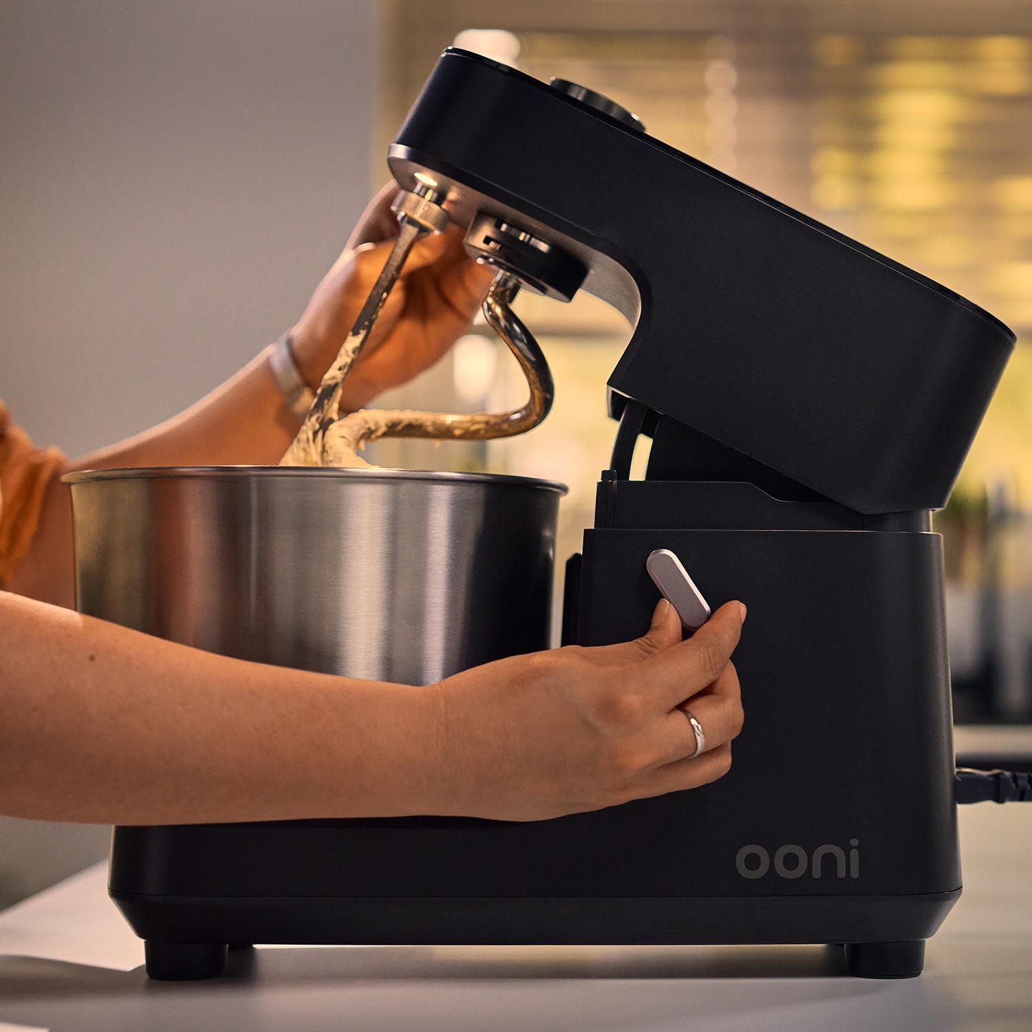 Ooni Halo Core Spiral-Knetmaschine & Küchenmaschine – Charcoal Black