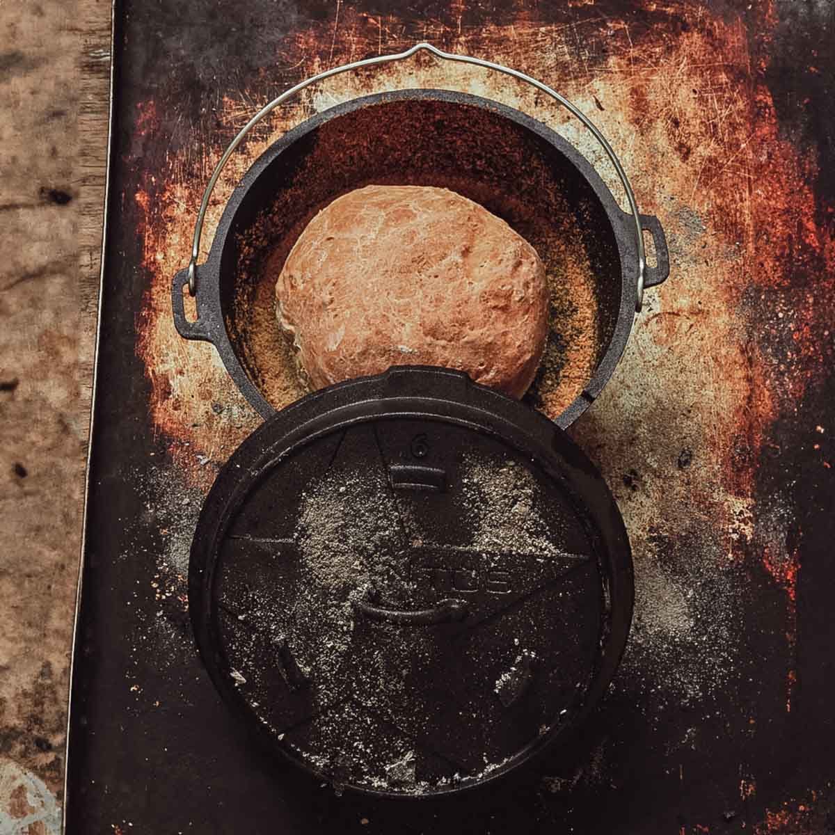 SANTOS Dutch Oven 6qt mit Füßen
