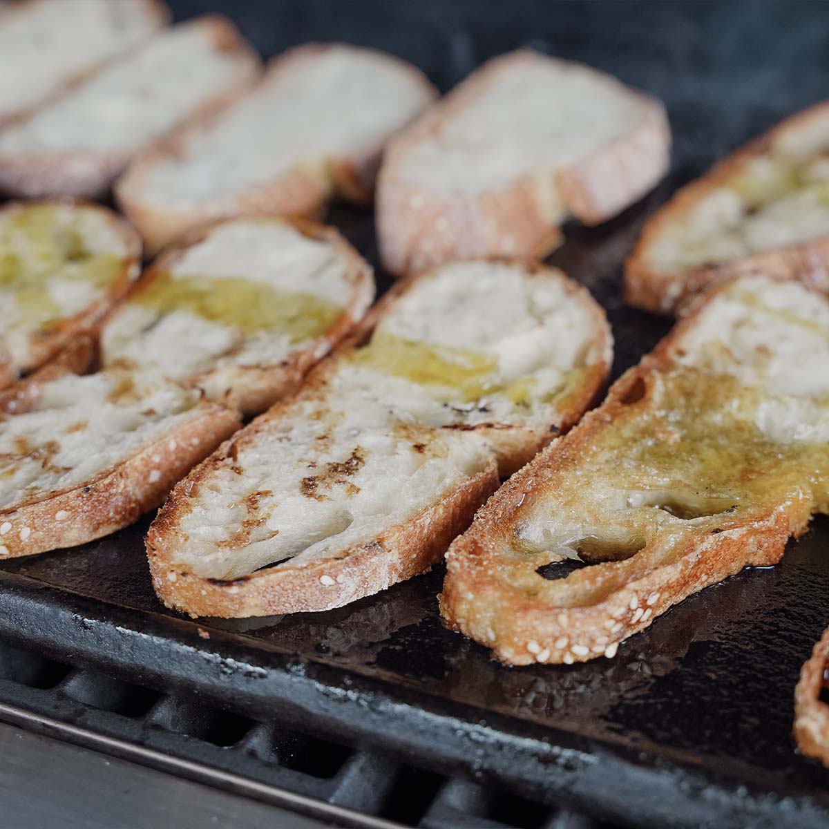 SANTOS Wende-Grillplatte Gusseisen für Broil King Imperial / Regal, 48 x 31 cm SANTOS Wende-Grillplatte Gusseisen für Broil King Imperial / Regal, 48 x 31 cm