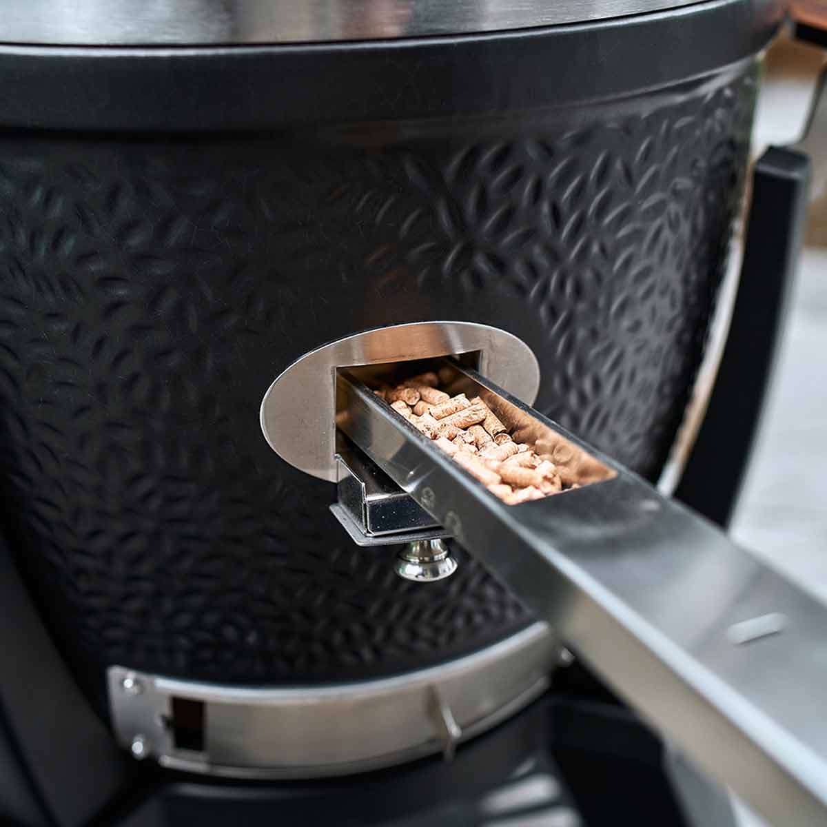 Monolith Avantgarde, Chip Feeder System Monolith Avantgarde, Chip Feeder System