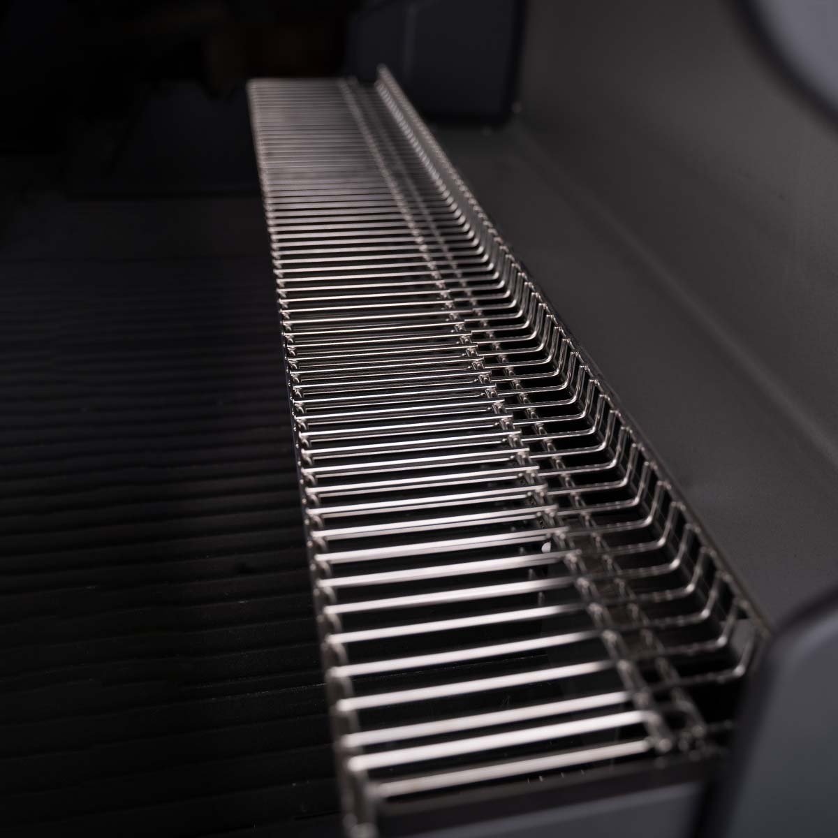 SANTOS Gasgrill S-318 | Seiten- & Heckbrenner, Edelstahl inkl. Drehspieß & Silikonablage