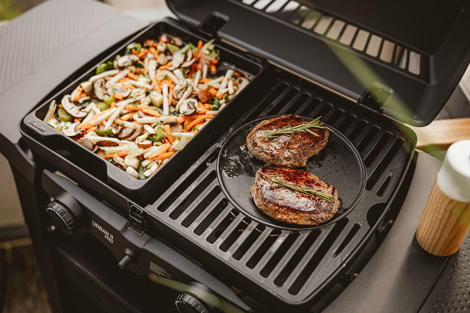 Enders Gussplatte 1/2 für Urban II- und Explorer II-Serie – Maximale Vielseitigkeit auf dem Gasgrill