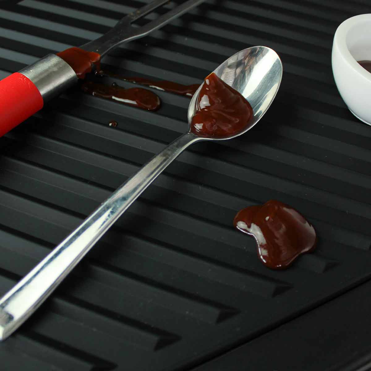 SANTOS Silikon Besteckablage für Grillzubehör | 44 x 30 cm