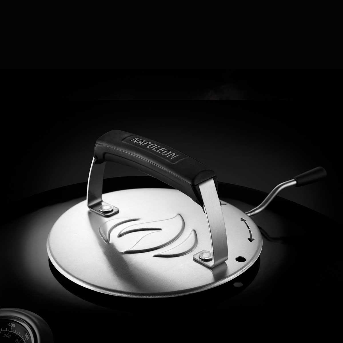 Napoleon Premium Holzkohle Kugelgrill, Ø 57cm, NK22K-LEG-3 / Witterungsgeschütztes Deckelventil Napoleon Premium Holzkohle Kugelgrill, Ø 57cm, NK22K-LEG-3 / Witterungsgeschütztes Deckelventil