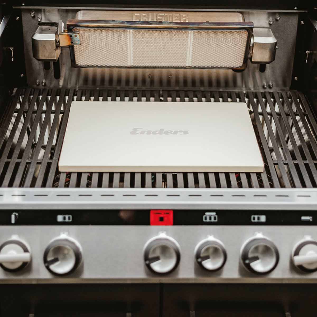 Enders Pizzastein, 40 x 30 cm, auf dem Grillrost