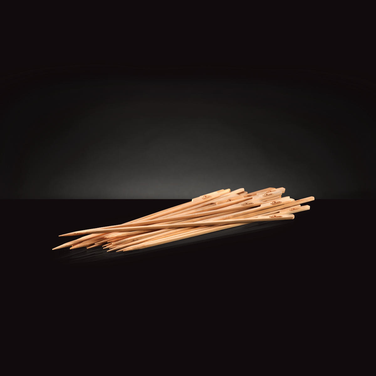Napoleon Holz-Spieße aus Bambus, 33,5 cm lang (30 Stk) Napoleon Holz-Spieße aus Bambus, 33,5 cm lang (30 Stk) aufgehäuft