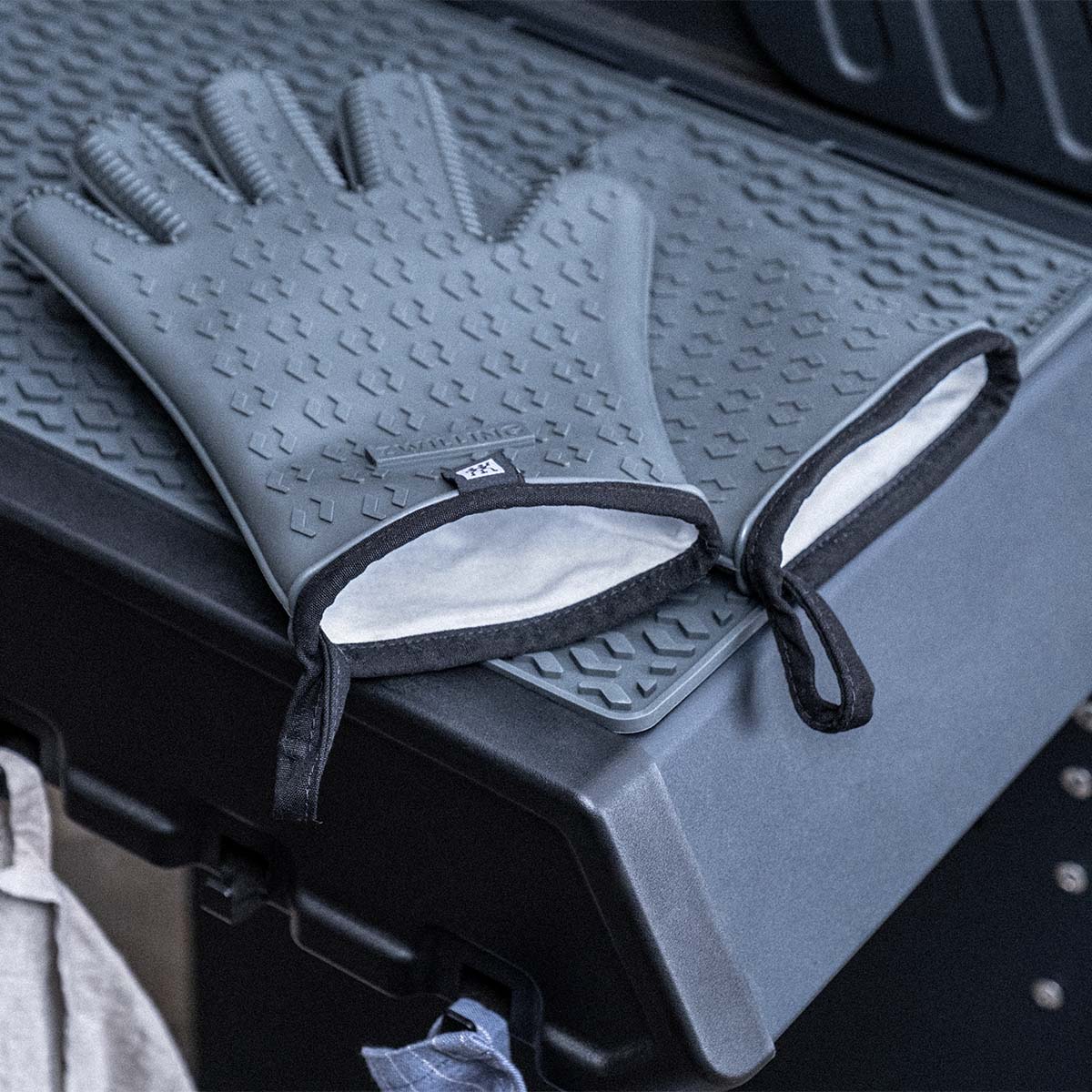 ZWILLING BBQ+ Silikon Grillhandschuhe 2-tlg, Anthrazit ZWILLING BBQ+ Silikon Grillhandschuhe 2-tlg, Anthrazit