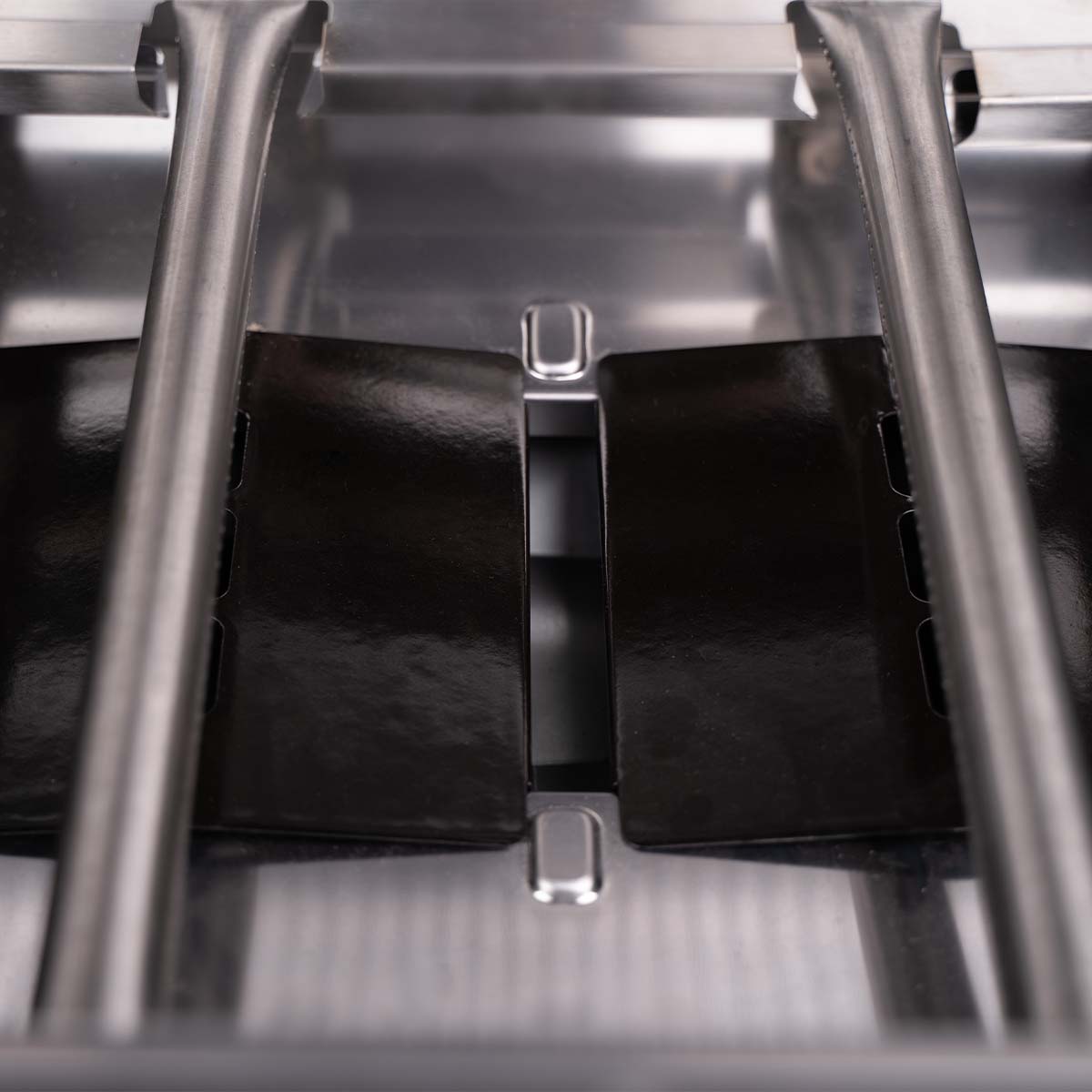 SANTOS Gasgrill S-318 | Seiten- & Heckbrenner, Edelstahl inkl. Drehspieß & Silikonablage