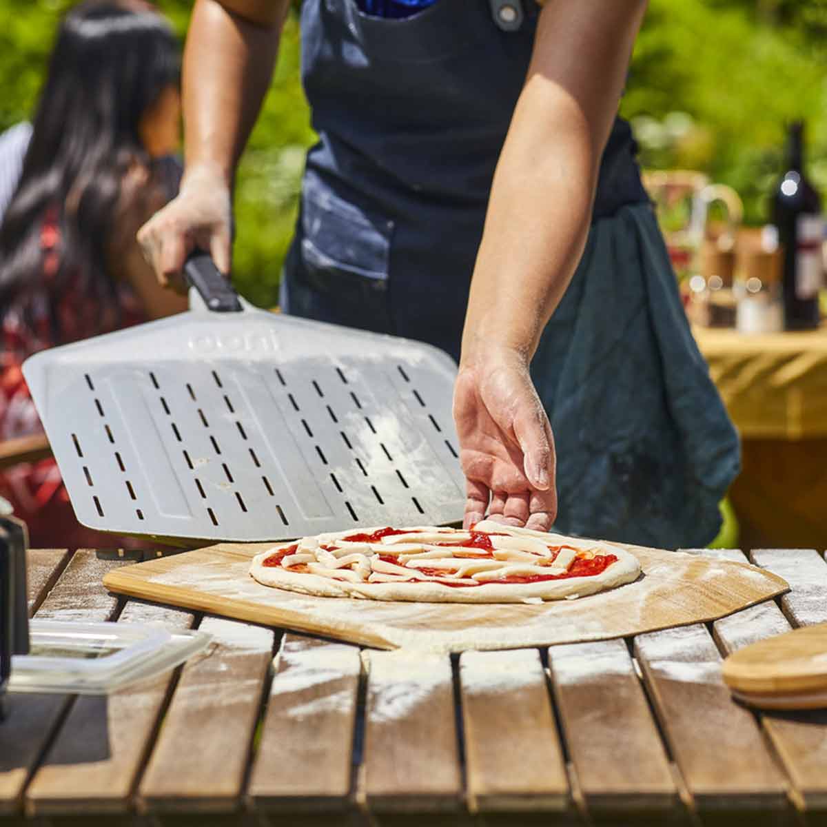 Ooni Perforierte Pizzaschaufel, 35 cm Ooni Perforierte Pizzaschaufel, 35 cm