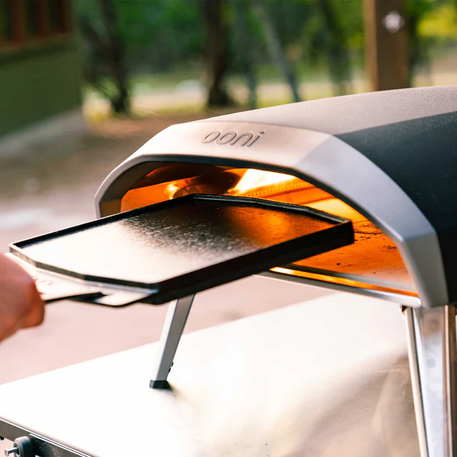 Ooni Dual-Sided Grizzler Plate – Doppelseitige Gusseisen-Grillplatte für Pizzaöfen
