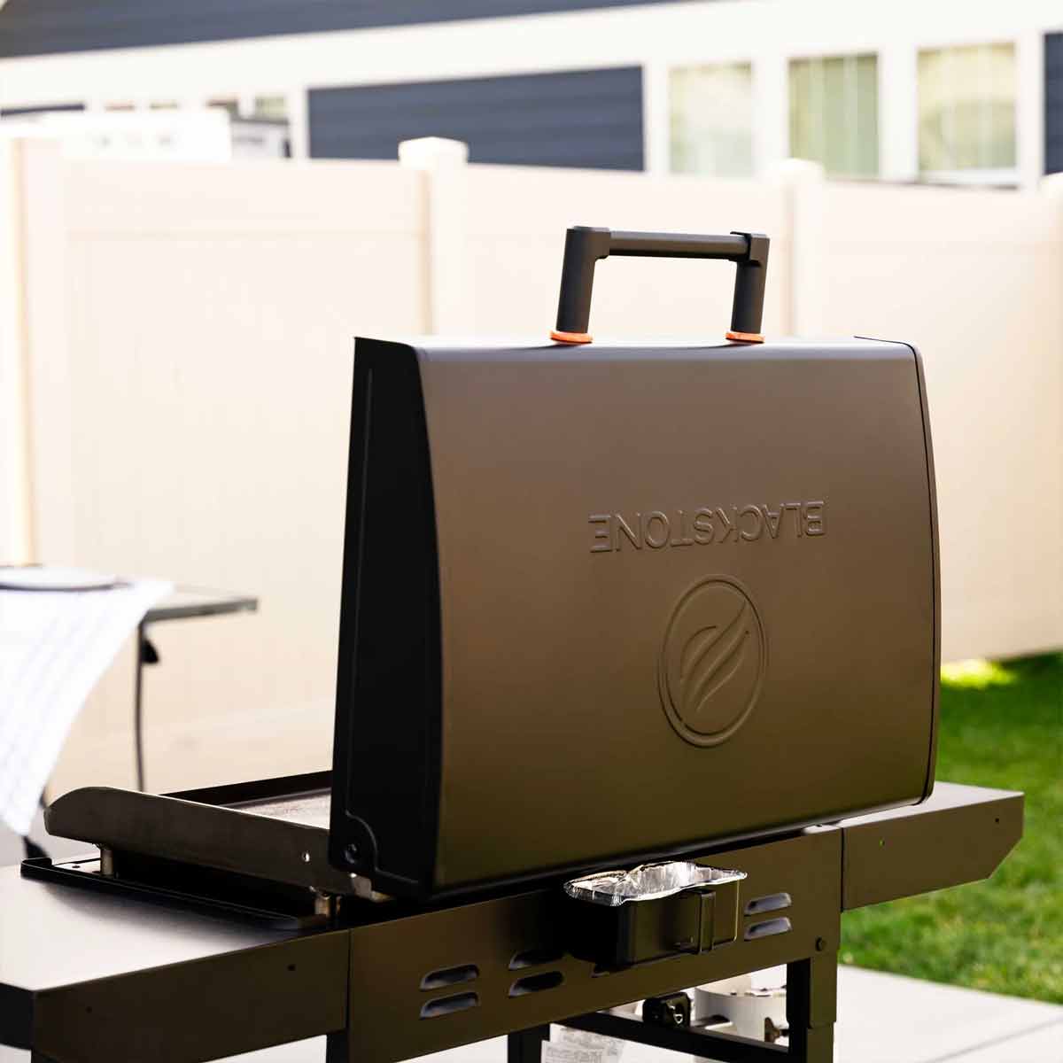 Blackstone Plancha Grill 28" Omnivore