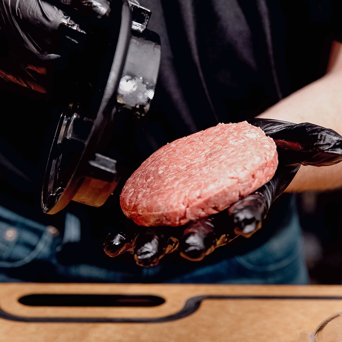 Hamburger Maker – Pattie Presse Aus Antihaft-Aluminium, Inkl. Gewürzspender & Ölbürste